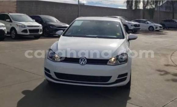 Ra Àlòkù Volkswagen Golf funfun Ọkọ̀ in Accra ni Greater Accra Ra Àlòkù Volkswagen Golf funfun Ọkọ̀ in Accra ni Greater Accra