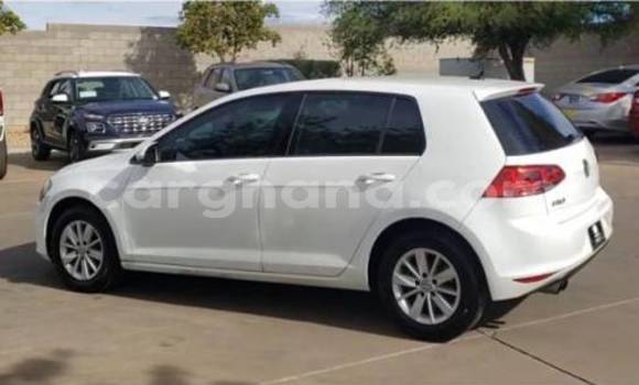 Ra Àlòkù Volkswagen Golf funfun Ọkọ̀ in Accra ni Greater Accra Ra Àlòkù Volkswagen Golf funfun Ọkọ̀ in Accra ni Greater Accra