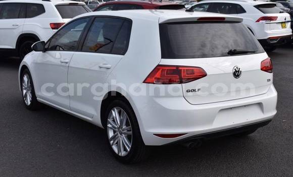 Buy Used Volkswagen Golf White Car in Accra in Greater Accra Buy Used Volkswagen Golf White Car in Accra in Greater Accra
