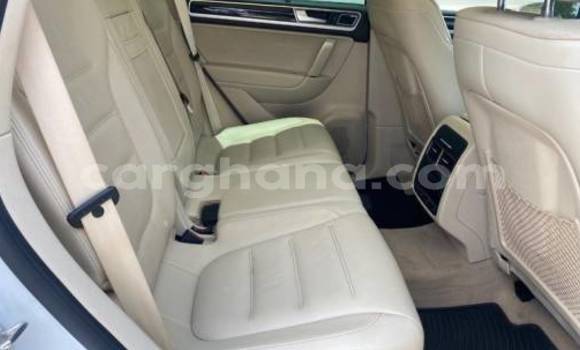 Sayi Na hannu Volkswagen Touareg White Mota in Accra a Greater Accra Sayi Na hannu Volkswagen Touareg White Mota in Accra a Greater Accra