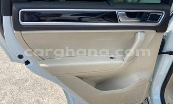 Sayi Na hannu Volkswagen Touareg White Mota in Accra a Greater Accra Sayi Na hannu Volkswagen Touareg White Mota in Accra a Greater Accra