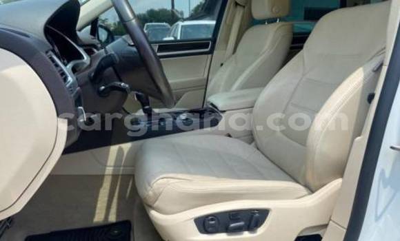 Sayi Na hannu Volkswagen Touareg White Mota in Accra a Greater Accra Sayi Na hannu Volkswagen Touareg White Mota in Accra a Greater Accra