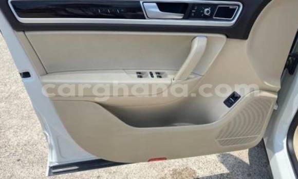 Sayi Na hannu Volkswagen Touareg White Mota in Accra a Greater Accra Sayi Na hannu Volkswagen Touareg White Mota in Accra a Greater Accra
