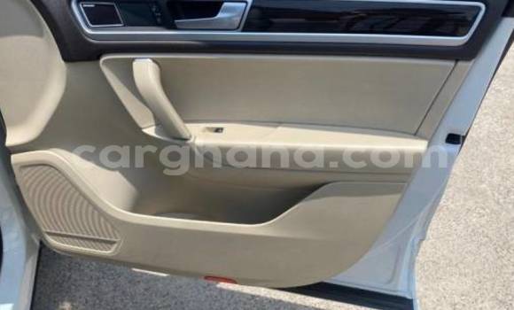 Sayi Na hannu Volkswagen Touareg White Mota in Accra a Greater Accra Sayi Na hannu Volkswagen Touareg White Mota in Accra a Greater Accra