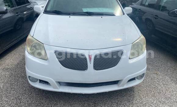 Ra Àlòkù Pontiac Vibe funfun Ọkọ̀ in Accra ni Greater Accra
