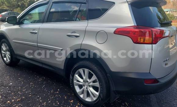 Sayi Na hannu Toyota RAV4 Azurfa Mota in Accra a Greater Accra Sayi Na hannu Toyota RAV4 Azurfa Mota in Accra a Greater Accra