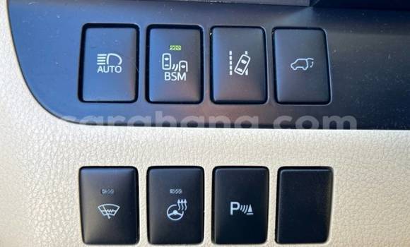 Buy Used Toyota Highlander Green Car in Accra in Greater Accra Buy Used Toyota Highlander Green Car in Accra in Greater Accra