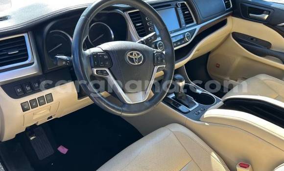 Buy Used Toyota Highlander Green Car in Accra in Greater Accra Buy Used Toyota Highlander Green Car in Accra in Greater Accra