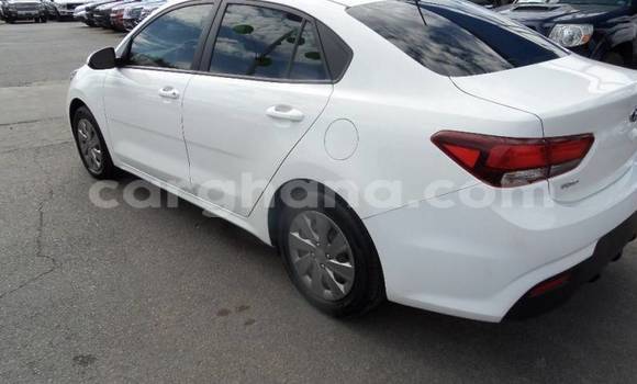 Sayi Na hannu Kia Rio White Mota in Accra a Greater Accra Sayi Na hannu Kia Rio White Mota in Accra a Greater Accra