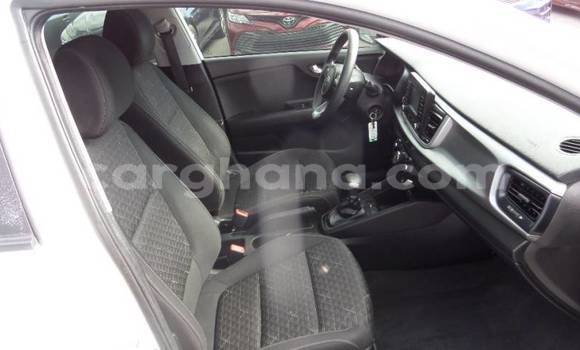 Sayi Na hannu Kia Rio White Mota in Accra a Greater Accra Sayi Na hannu Kia Rio White Mota in Accra a Greater Accra