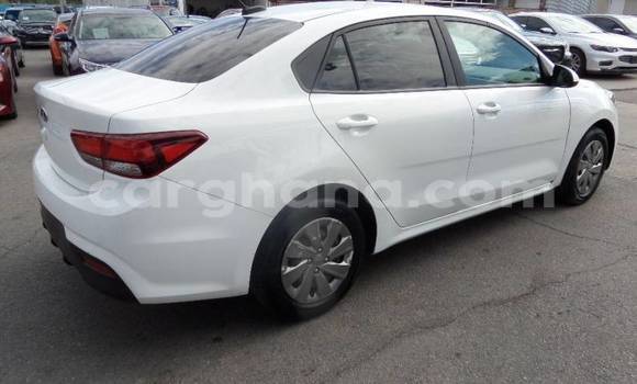 Sayi Na hannu Kia Rio White Mota in Accra a Greater Accra Sayi Na hannu Kia Rio White Mota in Accra a Greater Accra