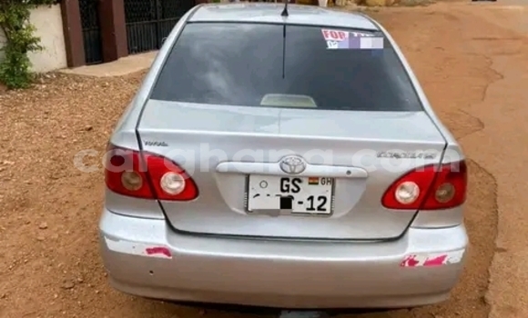 Sayi Na hannu Toyota Corolla Azurfa Mota in Accra a Greater Accra