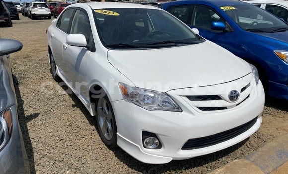 Sayi Na hannu Toyota Corolla White Mota in Accra a Greater Accra Sayi Na hannu Toyota Corolla White Mota in Accra a Greater Accra