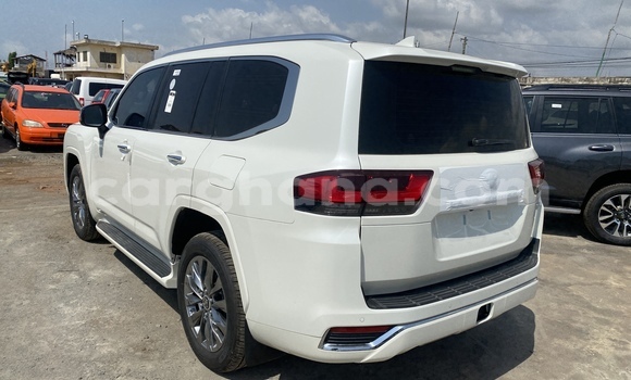 Sayi Na hannu Toyota Land Cruiser White Mota in Accra a Greater Accra Sayi Na hannu Toyota Land Cruiser White Mota in Accra a Greater Accra