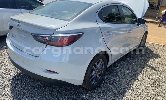 Buy Used Toyota Yaris White Car in Accra in Greater Accra Buy Used Toyota Yaris White Car in Accra in Greater Accra