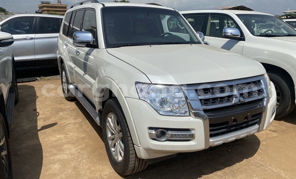 Sayi Na hannu Mitsubishi Pajero White Mota in Accra a Greater Accra Sayi Na hannu Mitsubishi Pajero White Mota in Accra a Greater Accra