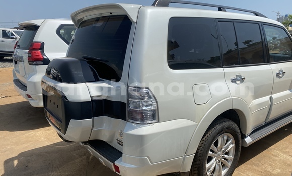 Sayi Na hannu Mitsubishi Pajero White Mota in Accra a Greater Accra Sayi Na hannu Mitsubishi Pajero White Mota in Accra a Greater Accra
