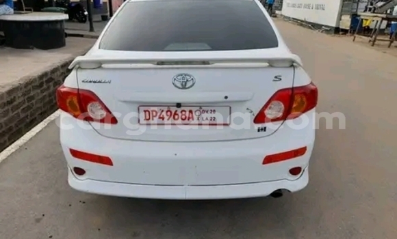 Ra Àlòkù Toyota Corolla funfun Ọkọ̀ in Accra ni Greater Accra Ra Àlòkù Toyota Corolla funfun Ọkọ̀ in Accra ni Greater Accra