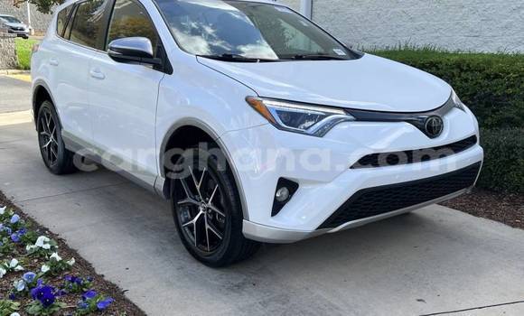 Sayi Na hannu Toyota RAV4 White Mota in Accra a Greater Accra Sayi Na hannu Toyota RAV4 White Mota in Accra a Greater Accra