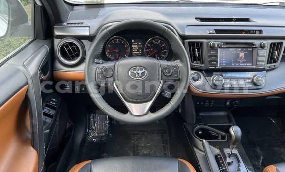 Sayi Na hannu Toyota RAV4 White Mota in Accra a Greater Accra Sayi Na hannu Toyota RAV4 White Mota in Accra a Greater Accra