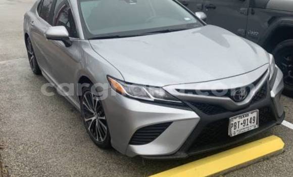 Ra Àlòkù Toyota Camry Silver Ọkọ̀ in Accra ni Greater Accra