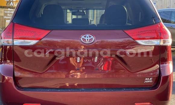 Sayi Na hannu Toyota Sienna Red Mota in Accra a Greater Accra Sayi Na hannu Toyota Sienna Red Mota in Accra a Greater Accra
