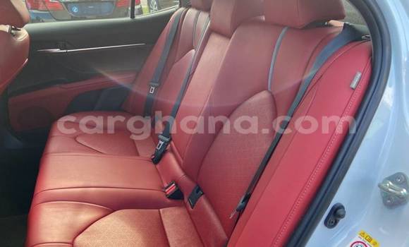 Sayi Na hannu Toyota Camry White Mota in Accra a Greater Accra Sayi Na hannu Toyota Camry White Mota in Accra a Greater Accra