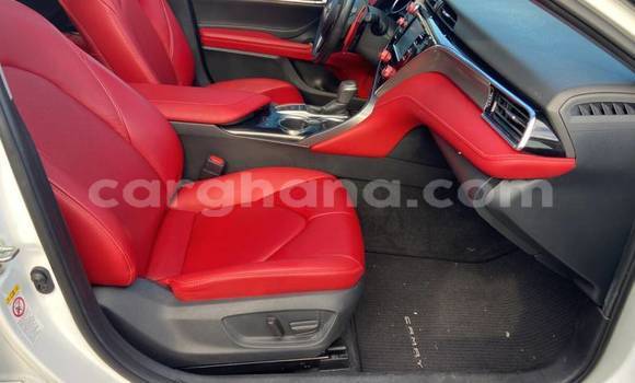 Sayi Na hannu Toyota Camry White Mota in Accra a Greater Accra Sayi Na hannu Toyota Camry White Mota in Accra a Greater Accra