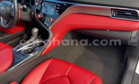 Sayi Na hannu Toyota Camry White Mota in Accra a Greater Accra Sayi Na hannu Toyota Camry White Mota in Accra a Greater Accra