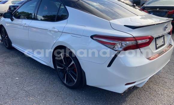 Sayi Na hannu Toyota Camry White Mota in Accra a Greater Accra Sayi Na hannu Toyota Camry White Mota in Accra a Greater Accra