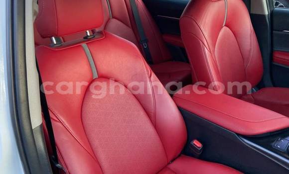 Sayi Na hannu Toyota Camry White Mota in Accra a Greater Accra Sayi Na hannu Toyota Camry White Mota in Accra a Greater Accra