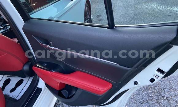 Sayi Na hannu Toyota Camry White Mota in Accra a Greater Accra Sayi Na hannu Toyota Camry White Mota in Accra a Greater Accra
