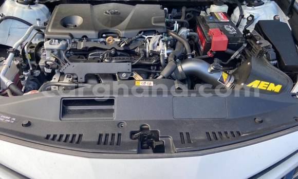 Sayi Na hannu Toyota Camry White Mota in Accra a Greater Accra Sayi Na hannu Toyota Camry White Mota in Accra a Greater Accra