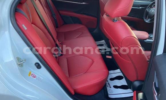 Sayi Na hannu Toyota Camry White Mota in Accra a Greater Accra Sayi Na hannu Toyota Camry White Mota in Accra a Greater Accra