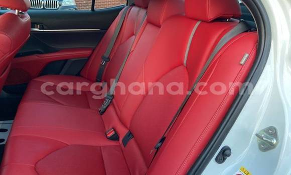 Sayi Na hannu Toyota Camry White Mota in Accra a Greater Accra Sayi Na hannu Toyota Camry White Mota in Accra a Greater Accra