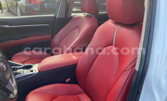 Sayi Na hannu Toyota Camry White Mota in Accra a Greater Accra Sayi Na hannu Toyota Camry White Mota in Accra a Greater Accra