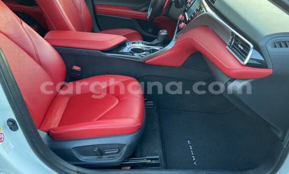 Sayi Na hannu Toyota Camry White Mota in Accra a Greater Accra Sayi Na hannu Toyota Camry White Mota in Accra a Greater Accra