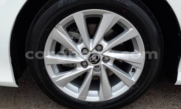 Sayi Na hannu Toyota Camry White Mota in Accra a Greater Accra Sayi Na hannu Toyota Camry White Mota in Accra a Greater Accra