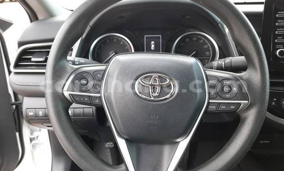 Sayi Na hannu Toyota Camry White Mota in Accra a Greater Accra Sayi Na hannu Toyota Camry White Mota in Accra a Greater Accra