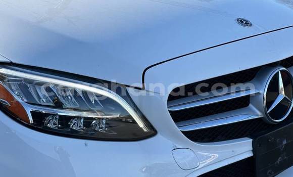 Sayi Na hannu Mercedes‒Benz C–Class White Mota in Accra a Greater Accra