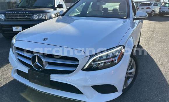 Sayi Na hannu Mercedes‒Benz C–Class White Mota in Accra a Greater Accra Sayi Na hannu Mercedes‒Benz C–Class White Mota in Accra a Greater Accra
