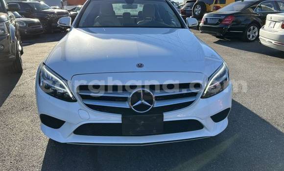 Sayi Na hannu Mercedes‒Benz C–Class White Mota in Accra a Greater Accra Sayi Na hannu Mercedes‒Benz C–Class White Mota in Accra a Greater Accra
