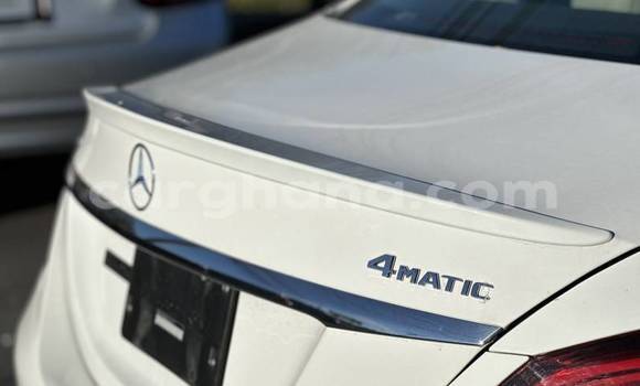 Sayi Na hannu Mercedes‒Benz C–Class White Mota in Accra a Greater Accra Sayi Na hannu Mercedes‒Benz C–Class White Mota in Accra a Greater Accra