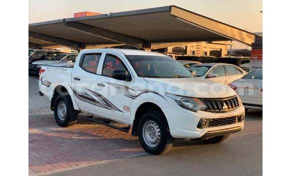 Ra Imported Mitsubishi L200 funfun Ọkọ̀ in Import - Dubai ni Ashanti Ra Imported Mitsubishi L200 funfun Ọkọ̀ in Import - Dubai ni Ashanti