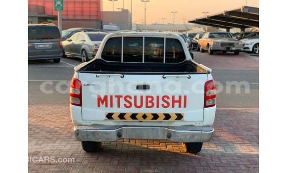 Ra Imported Mitsubishi L200 funfun Ọkọ̀ in Import - Dubai ni Ashanti Ra Imported Mitsubishi L200 funfun Ọkọ̀ in Import - Dubai ni Ashanti