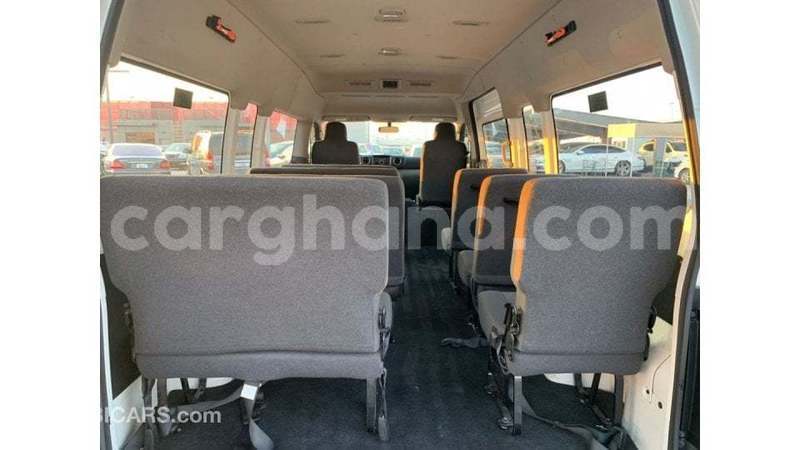 Big with watermark nissan urvan ashanti import dubai 52196