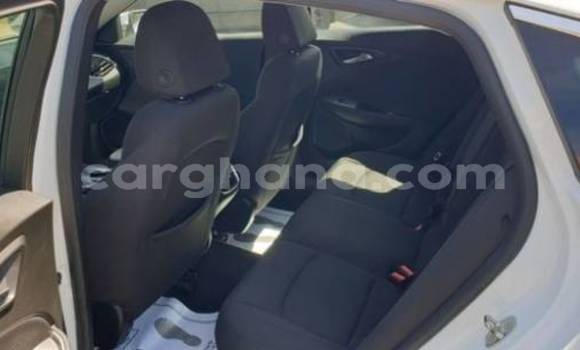 Sayi Na hannu Chevrolet Malibu White Mota in Accra a Greater Accra Sayi Na hannu Chevrolet Malibu White Mota in Accra a Greater Accra