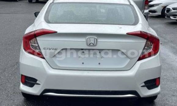 Sayi Na hannu Honda Civic White Mota in Accra a Greater Accra Sayi Na hannu Honda Civic White Mota in Accra a Greater Accra
