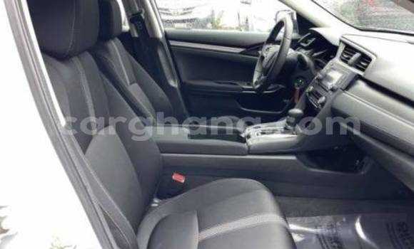 Sayi Na hannu Honda Civic White Mota in Accra a Greater Accra Sayi Na hannu Honda Civic White Mota in Accra a Greater Accra