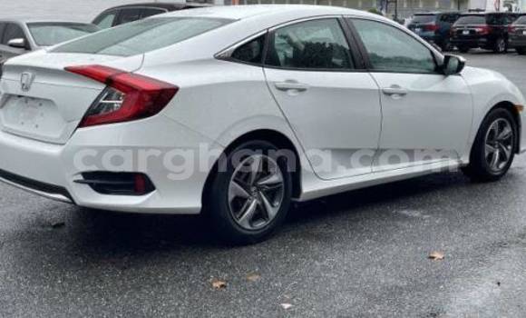 Sayi Na hannu Honda Civic White Mota in Accra a Greater Accra Sayi Na hannu Honda Civic White Mota in Accra a Greater Accra